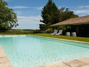 2 Bedroom Cottage with Pool & Tennis Court near Duras, Nouvelle Aquitaine, France